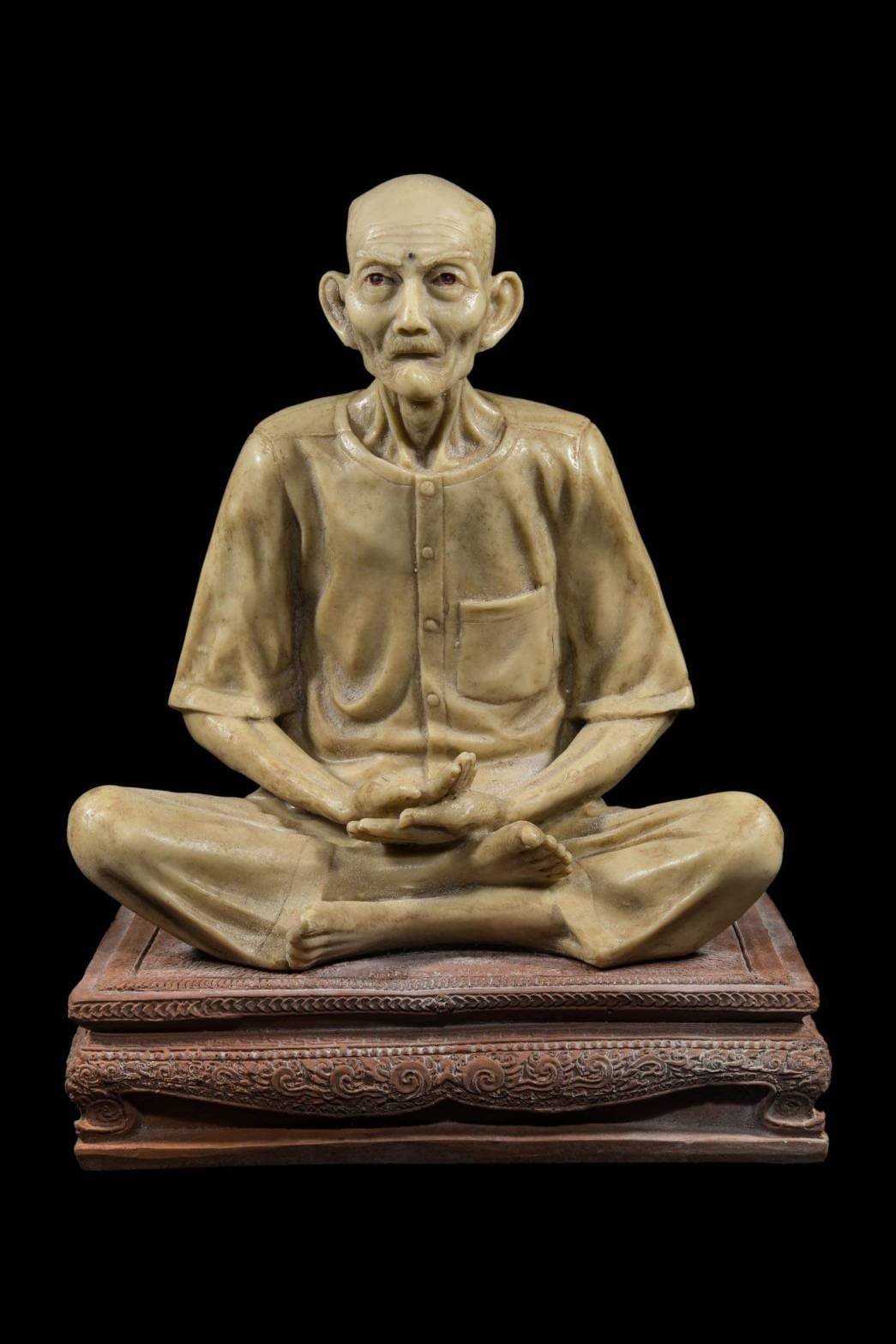 298095 พระบูชาอาจารย์ โง้วกิมโคย  เซียนแปะโรงสี รุ่น2 ปี2523  ฐานแดง วัดศาลเจ้า จ.ปทุมธานี