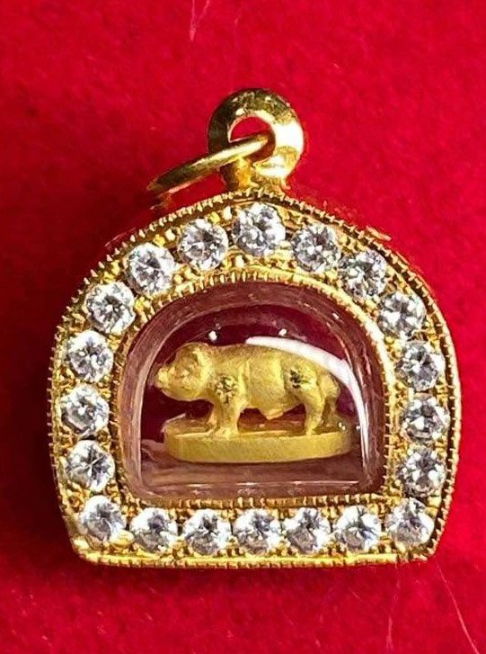 304758 หลวงพ่อเปิ่น วัดบางพระ รุ่นมหาลาภ พิมพ์หมูจิ๋ว  ปี 25 41 เนื้อทองคำ จังหวัดนครปฐม