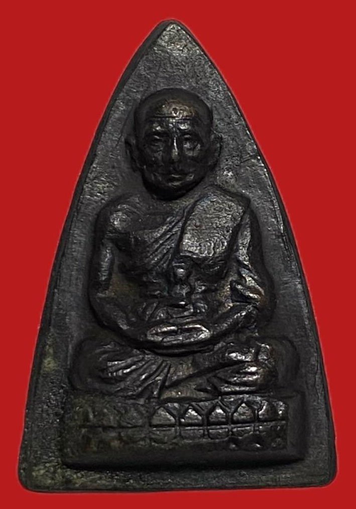 304878 หลวงปู่ทวด วัดช้างให้  กลีบบัวเล็ก รุ่น๑  เนื้อทองเหลืองรมดำ  ปี2507 จ.ปัตตานี