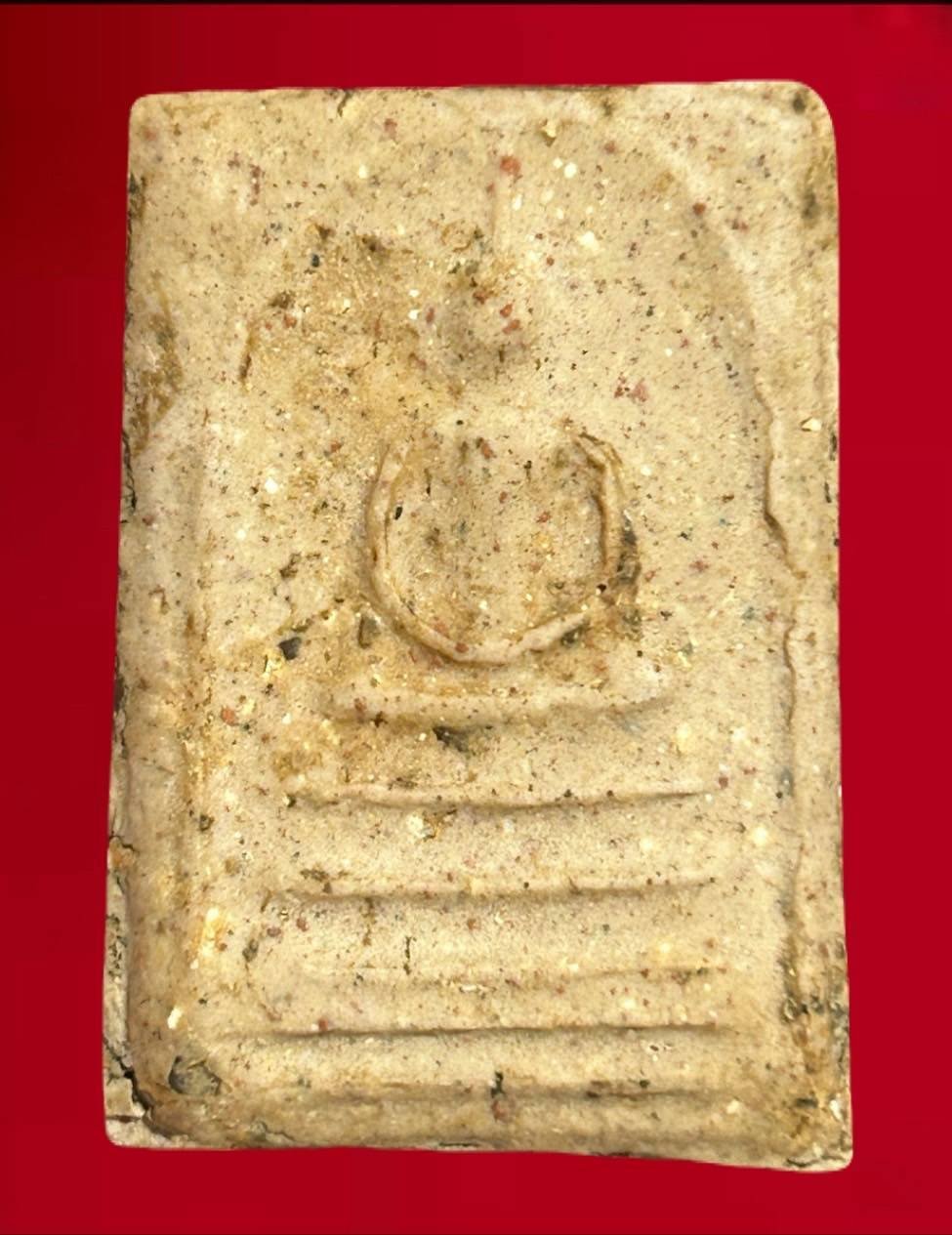 305029 พระสมเด็จ หลวงปู่ลำภู  พิมพ์เส้นด้าย เนื้อผง  ผสมผงเก่าปี2502  วัดใหม่อมตรส  (บางขุนพรหม) กทม. 