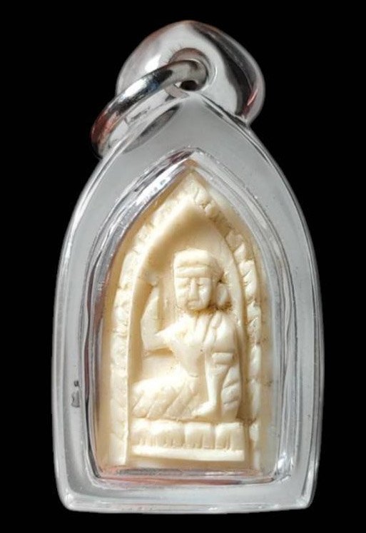 305010 นางกวักหลวงพ่อกัน เนื้องาแกะ พุทธศักราช 2500-2513 วัดเขาแก้ว จ.นครสวรรค์