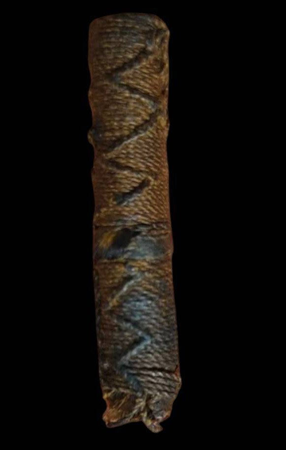 305075 ตะกรุดหนังเสือ หลวงพ่อทบ ยุคต้น พุทธศักราช 2500-2505 วัดพระพุทธบาทชนแดน จังหวัดเพชรบูรณ์