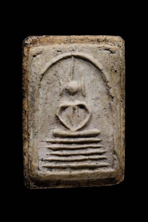 303676    พระสมเด็จ วัดเกศไชโย  พิมพ์ 5 ชั้น วงแขนหัวใจ  วัดเกศไชโย วรวิหาร  ปี2400-2405