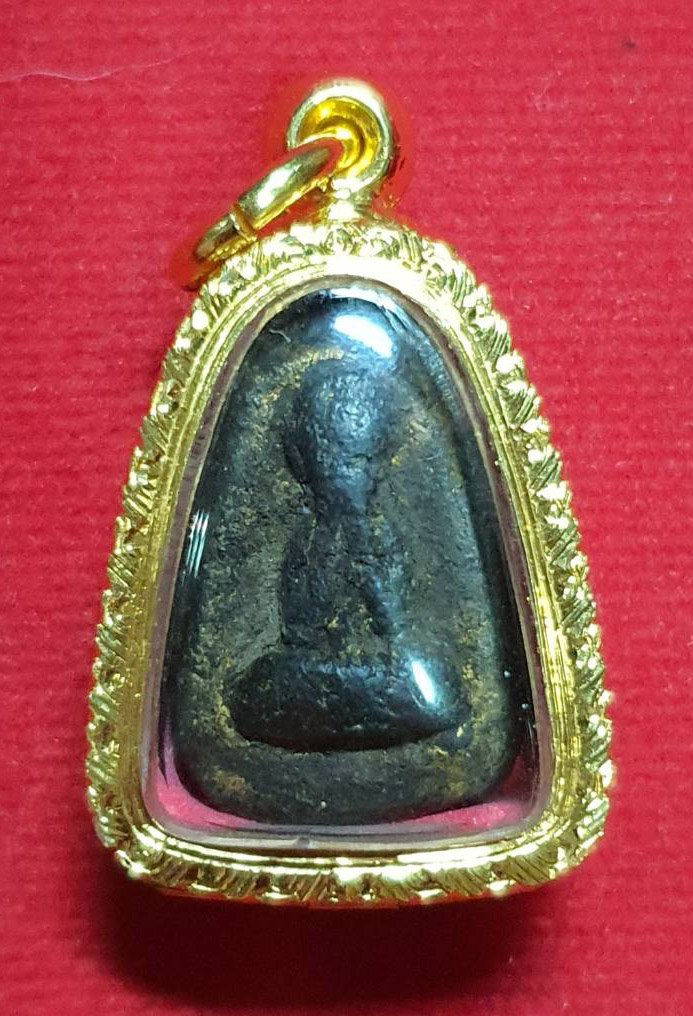 298366 พระปิดตาหลวงพ่อผุด พิมพ์เล็ก เนื้อผงคลุกรัก ประมาณ ปี 2460-2463 วัดวังเวียน จ.จันทบุรี