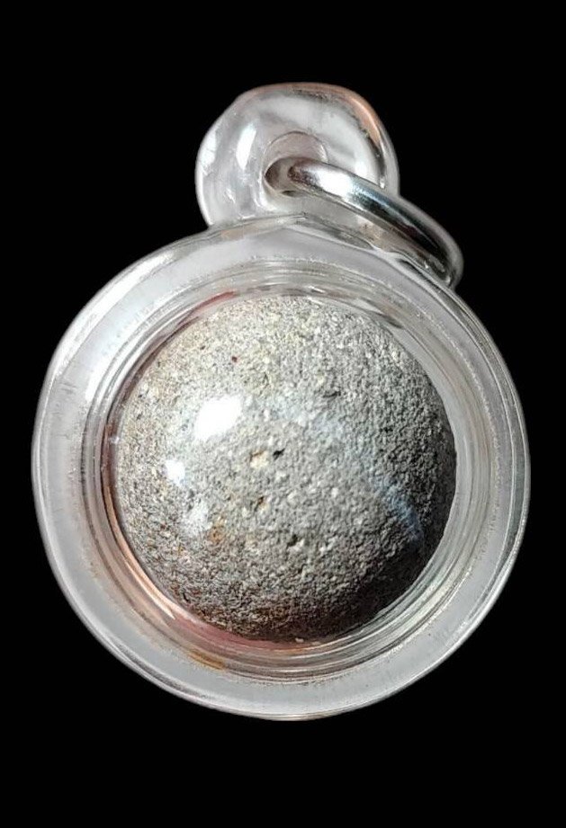 305376 ลูกอมหลวงพ่อพริ้ง เนื้อผงธูปพุทธคุณ พุทธศักราช 2460-2490 วัดบางปะกอก กรุงเทพมหานคร