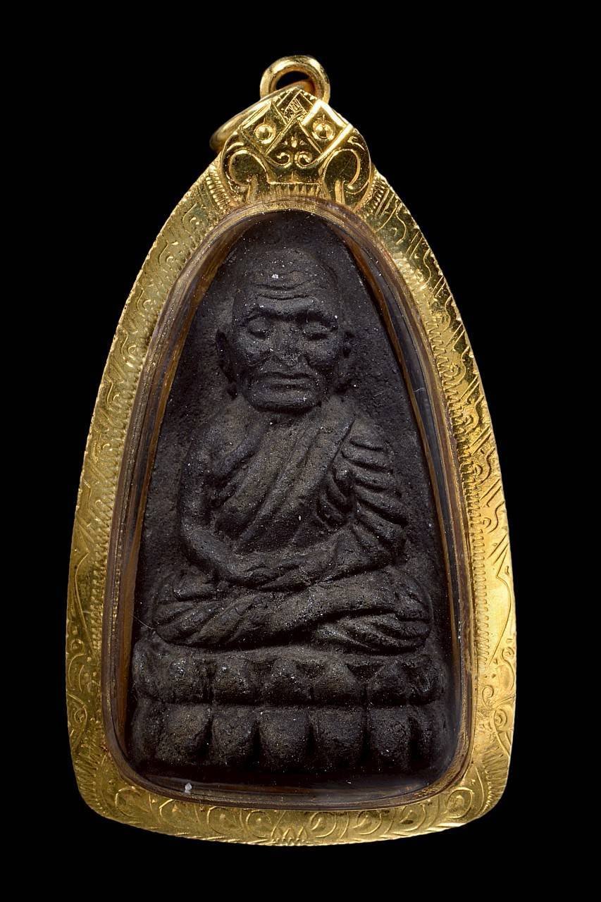  305561 พระหลวงปู่ทวด วัดช้างให้ พิมพ์ใหญ่ เนื้อว่าน ปี 2524  จังหวัดปัตตานี