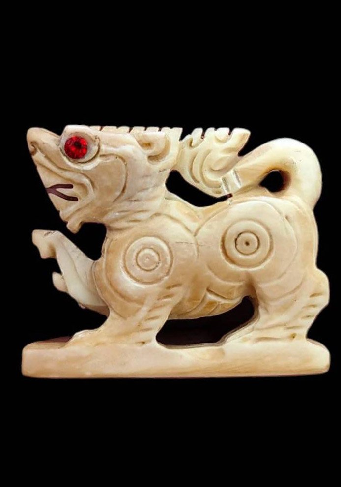 305576 สิงห์หลวงพ่อหอม พิมพ์ตะปบ เนื้องาแกะ พุทธศักราช2490-2520 วัดชากหมาก จ.ระยอง