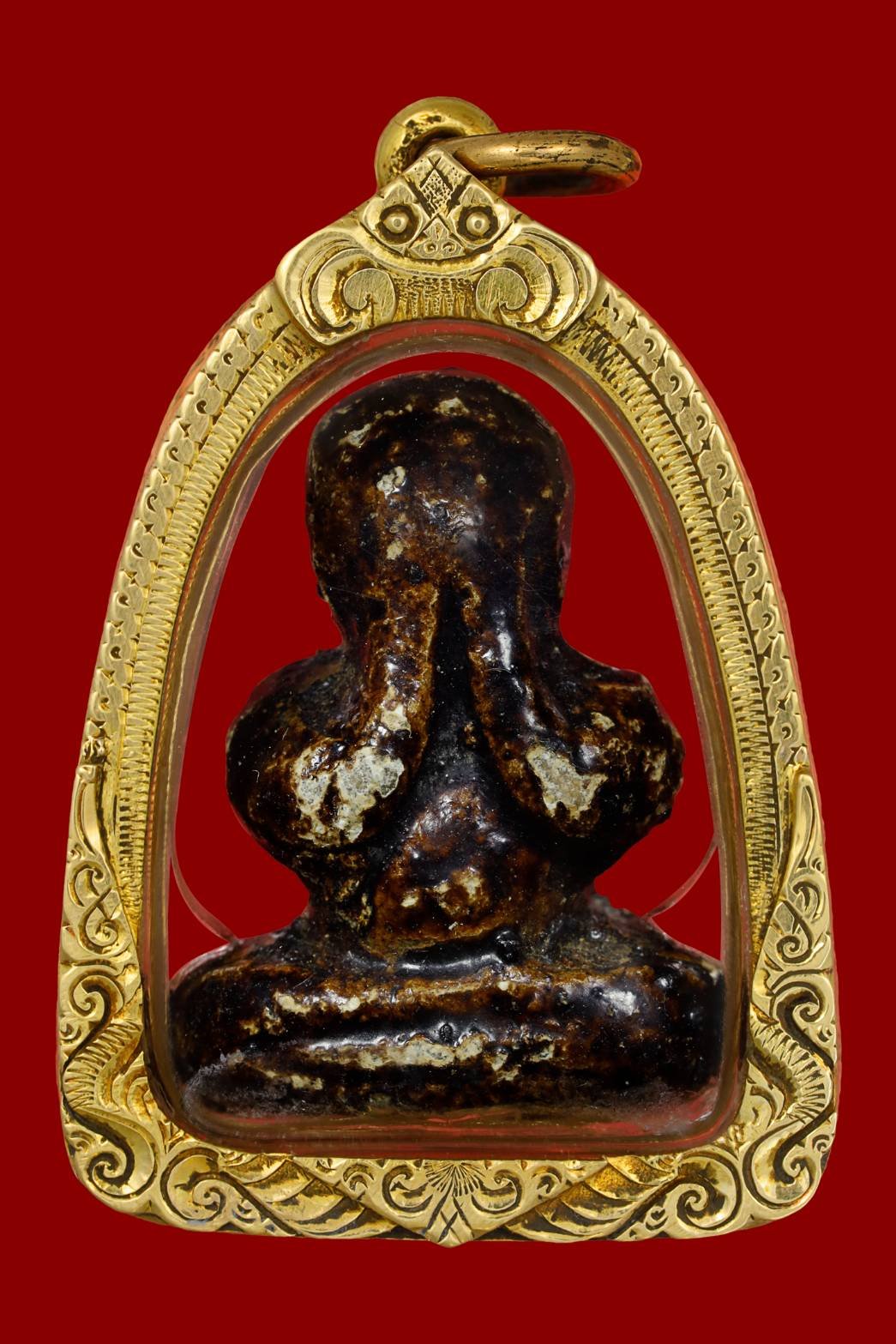 298415 พระปิดตาหลวงพ่อทองสุข เนื้อผงจุ่มรัก วัดสะพานสูง ประมาณพุทธศักราช 2514-2525 จ.นนทบุรี