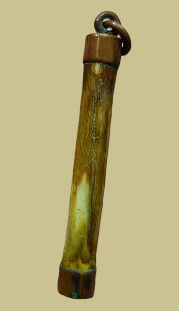 305626 ตะกรุดงาช้างมหาอุตม์ เนื้องาแกะ หลวงพ่อโม พุทธศักราช 2500 วัดจันทนาราม (วัดห้วยกรด)จ.ชัยนาท