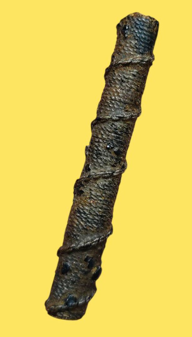 305630 ตะกรุดมหารูด มงคลชาตรี  หลวงพ่อจง เนื้อหนังเสือ พุทธศักราช 2490-2500 วัดหน้าต่างนอก จ.พระนครศรีอยุธยา