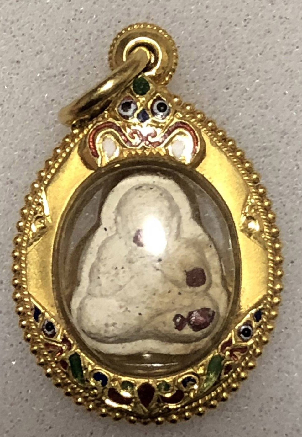 305632 ปิดตาหลวงปู่ทิม  วัดละหารไร่ ปี2517  พิมพ์หลังยันต์ฝังพลอย  เนื้อผงพราย จ.ระยอง