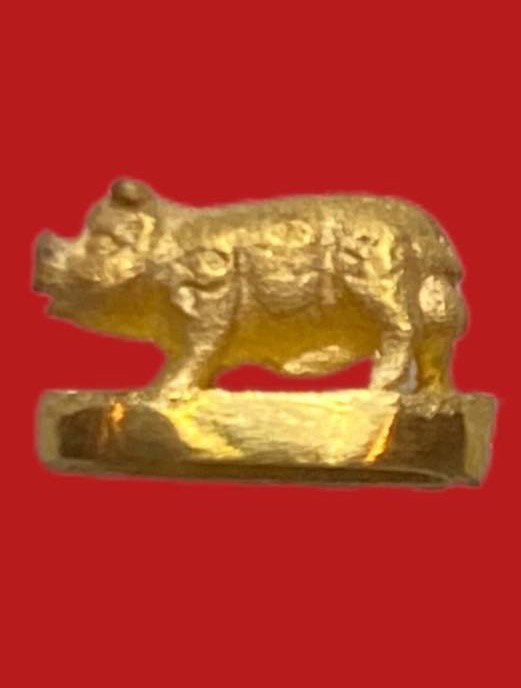 305720 หลวงพ่อเปิ่น วัดบางพระ  รุ่นมหาลาภพิมพ์หมู ปี 2541 เนื้อทองคำ จ.นครปฐม