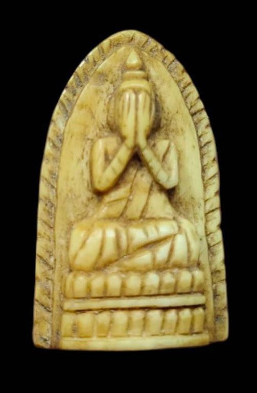 305816 พระปิดตาพิมพ์พระพุทธ หลวงพ่อเดิม  เนื้องาแกะ พุทธศักราช2470-2494 วัดหนองโพ จังหวัดนครสวรรค์