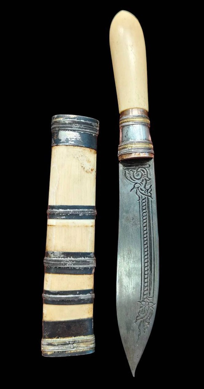 305822 มีดหมอหลวงพ่อกัน พุทธศักราช 2500-2513 วัดเขาแก้ว จ.นครสวรรค์