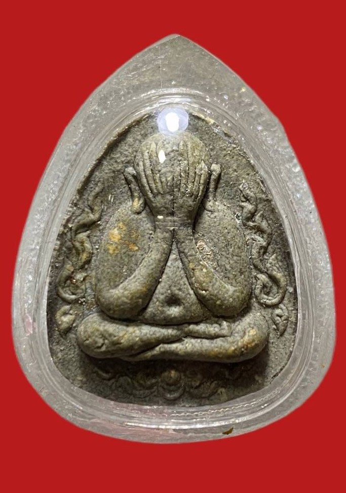 305996 หลวงปู่โต๊ะ วัดศาลาครืน  ปิดตากนกข้าง  หลังยันต์ตรี  เนื้อใบลาน  ปี2521 กทม.