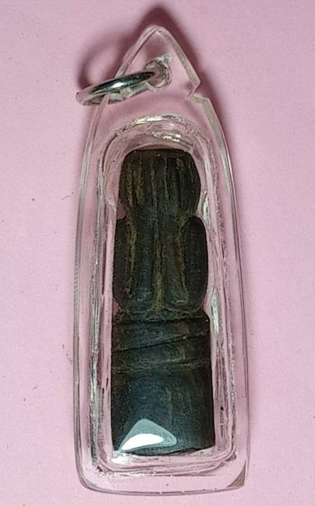 306080 พระปิดตาเขาแกะ  หลวงพ่อเดิม  ปี2470-2480  เนื้อเขาแกะ วัดหนองโพ  จ.นครสวรรค์