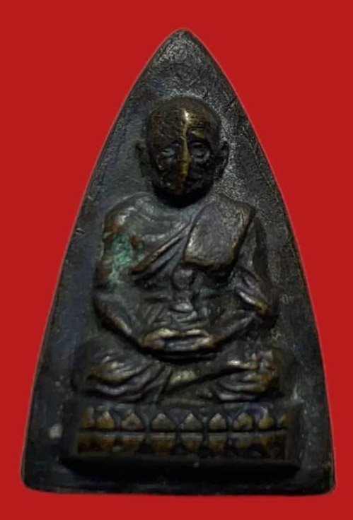 306086 หลวงปู่ทวด วัดช้างให้  รุ่น1 พิมพ์ กลีบบัว  ปี2508 จ.ปัตตานี เนื้อทองเหลืองรมดำ 