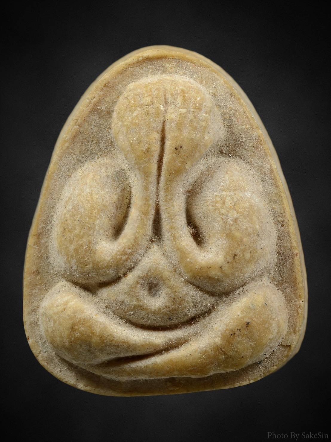 306110 หลวงปู่โต๊ะ  วัดประดู่ฉิมพลี  ปิดตามหาเสน่ห์  ปี 2518  เนื้อผงเกสร กทม.