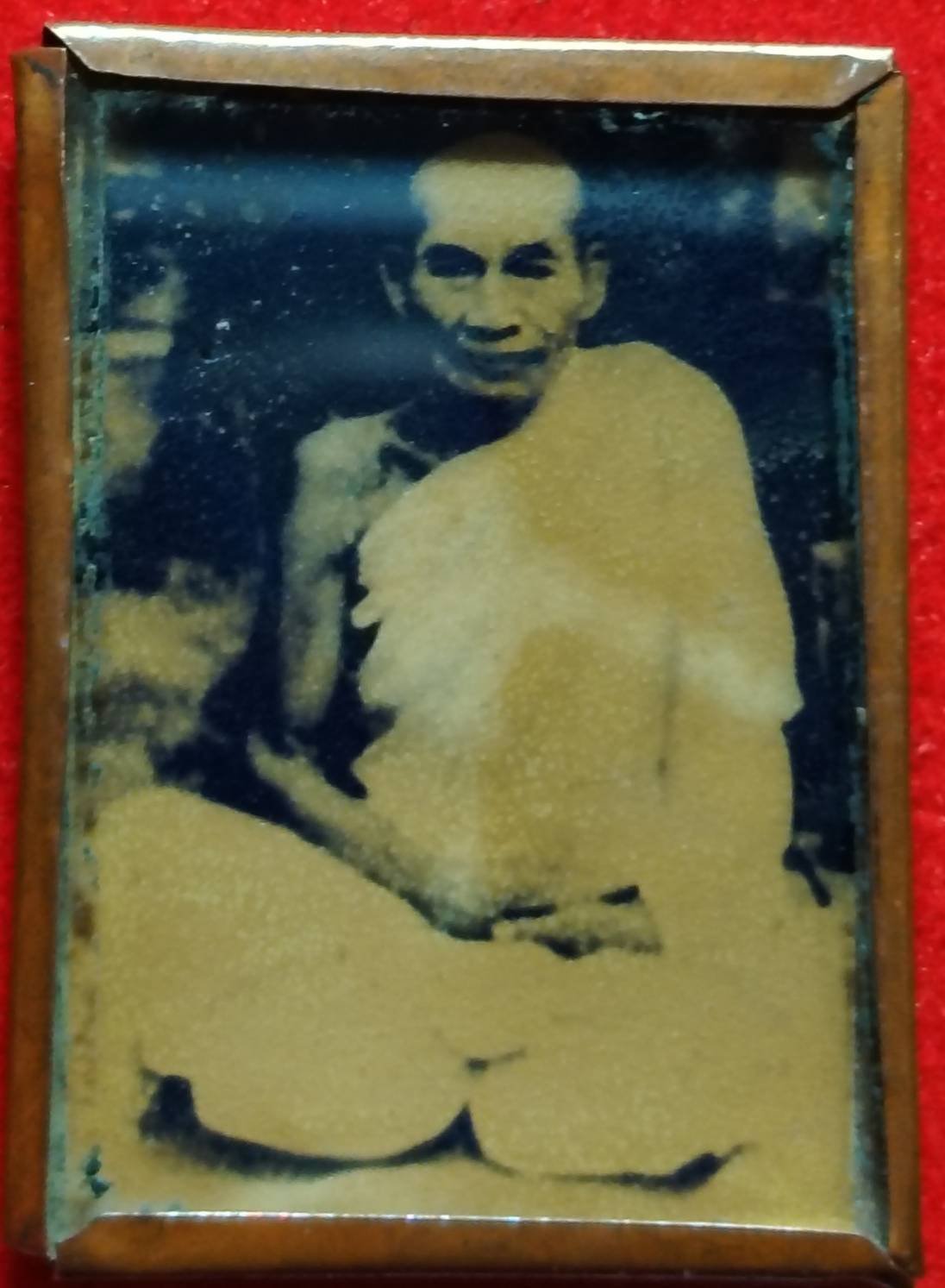 306246 รูปถ่ายหลวงพ่อเคลือบ วัดหนองกระดี่ ยุคแรก จังหวัดอุทัยธานี