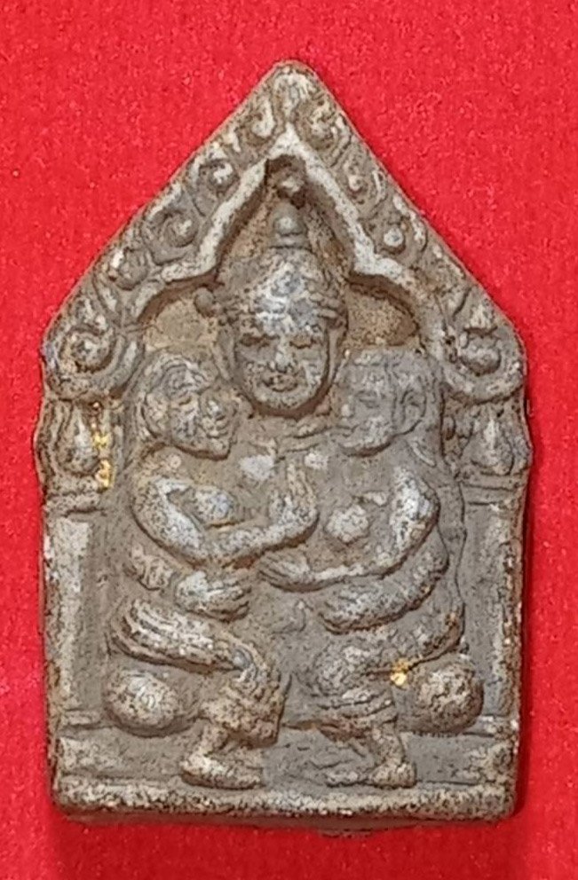 306270 พระขุนแผนอุ้มนาง  หลังยันต์ หลวงพ่อกวย  ยุคต้น เนื้อผงใบลาน  วัดโฆสิตาราม จ.ชัยนาท