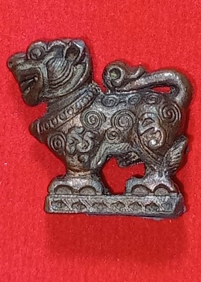 306276 สิงห์หล่อพิมพ์โบราณ หลวงพ่อกวย ปี2521 เนื้อตะกั่วชุบทองแดง  วัดโฆสิตาราม จ.ชัยนาท