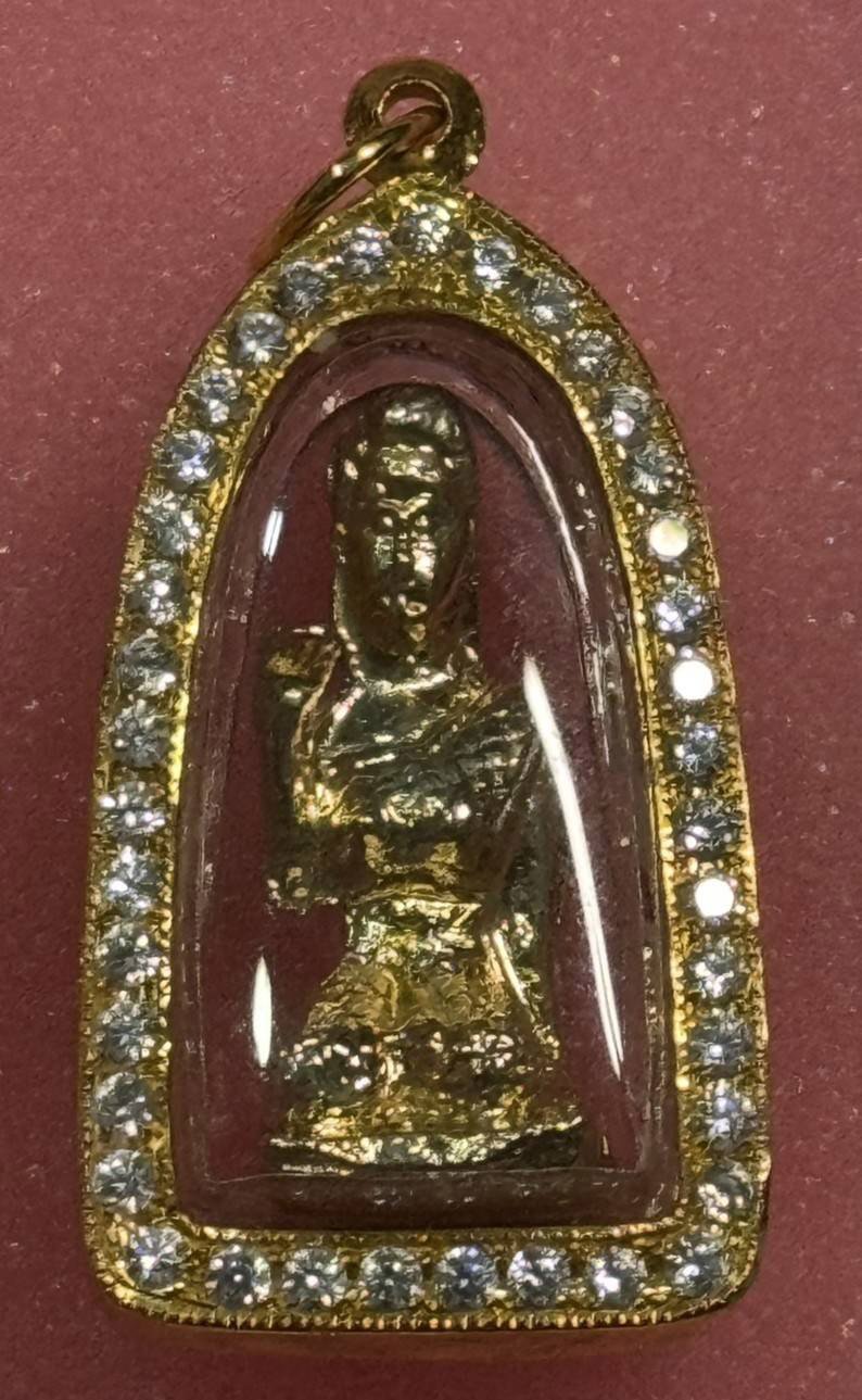 306321 หลวงปู่ทิม วัดละหารไร่ รูปหล่อนางกวัก  งานฝังลูกนิมิต ปี2517 เนื้อกะไหล่ทอง จังหวัดระยอง