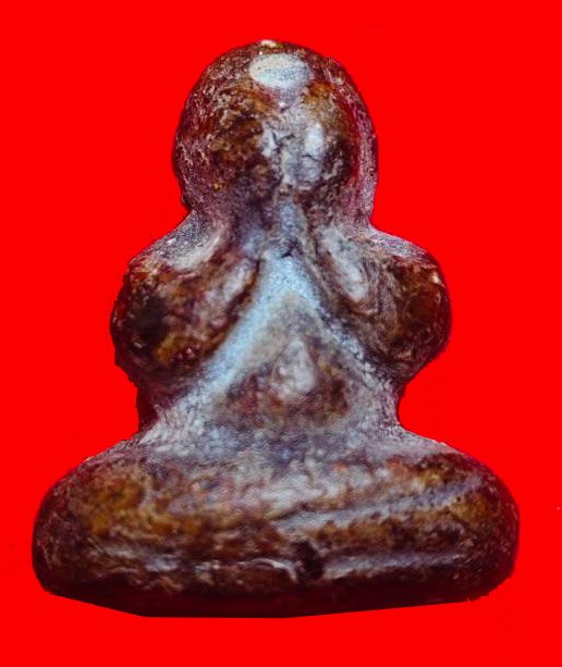 302496 พระปิดตา หลวงปู่กลิ่น  วัดสะพานสูงธน จัดสร้าง ปี 2470 - 2480  เนื้อจุ่มรัก จังหวัดนนทบุรี