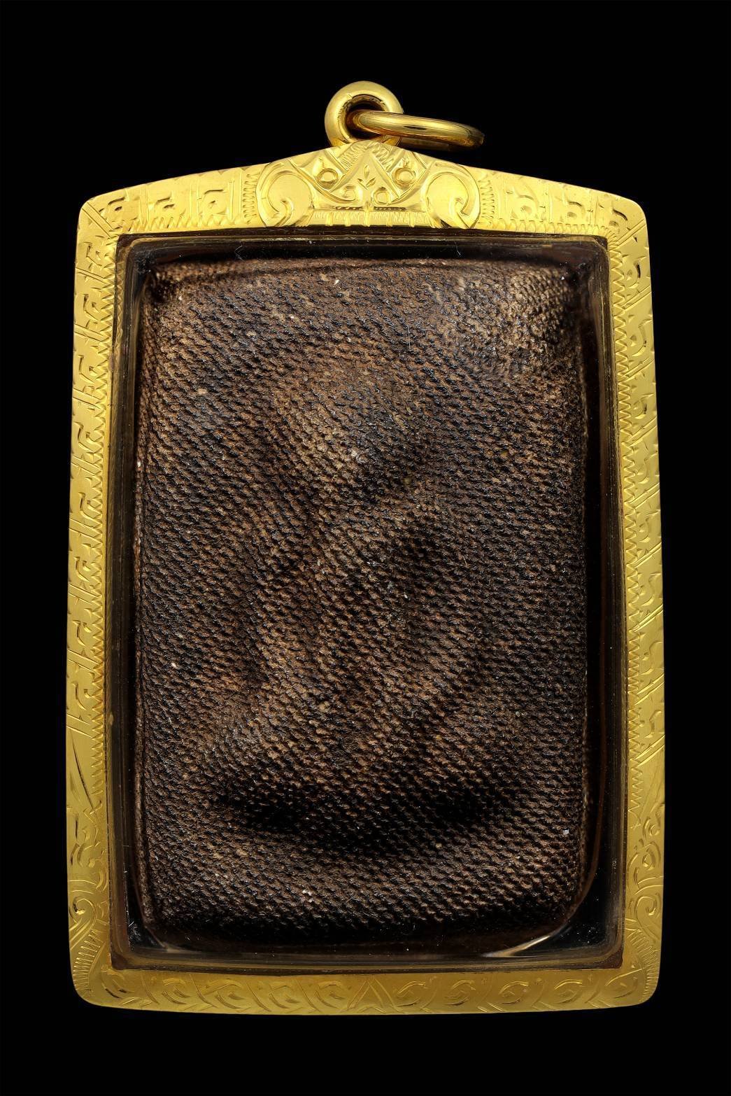 306707 พระปิดตาพิมพ์ชลูด  ผงกระดูกผี พิมพ์ลายผ้า วัดพระเชตุพนวิมลมังคลาราม  (วัดโพธิ์) อ.หนู  กทม.    ประมาณ พ.ศ. 2485 