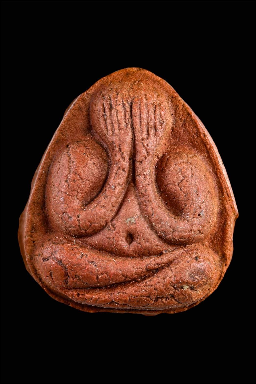 299127 พระปิดตามหาเสน่ห์ ปี 2521 เนื้อแดง   วัดลาดปลาเค้า กทม. หลวงปู่โต๊ะปลุกเสก