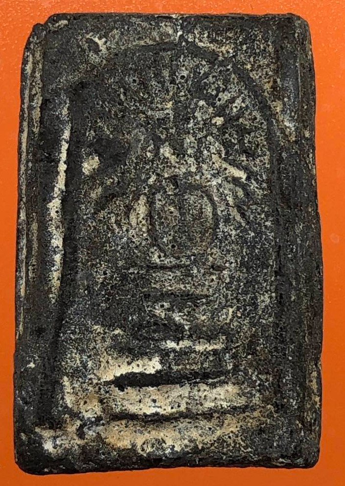 302579 พระสมเด็จ หลวงปู่ศุข  ออกวัดคลองขอม  พิมพ์รัศมี เนื้อผง พ.ศ 2460 จ.สุพรรณบุรี