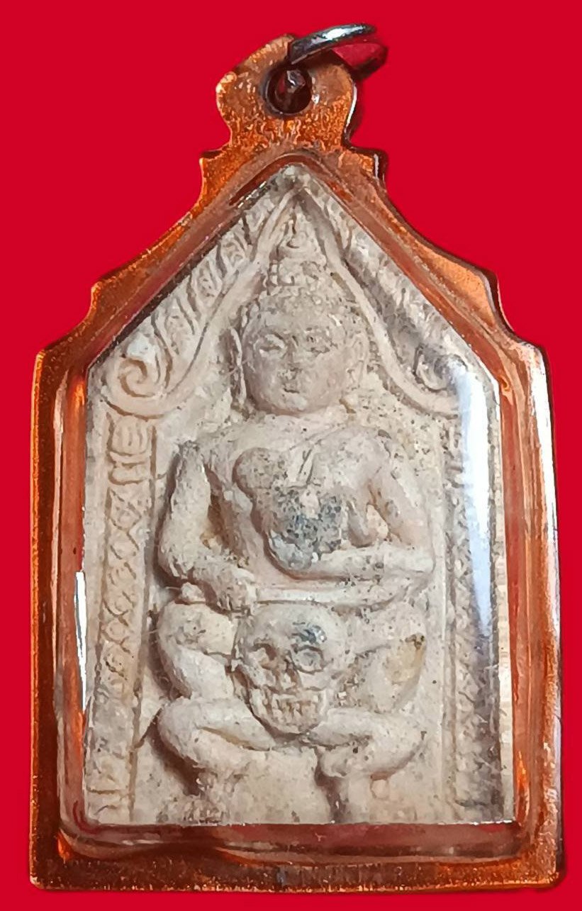 302591 ขุนแผนขี่โหงพราย พิมพ์หน้าเทวดา (บล็อกนิยม) เนื้อผงน้ำมัน  หลวงพ่อกวย วัดโฆสิตาราม ปี 2515 จ.ชัยนาท 