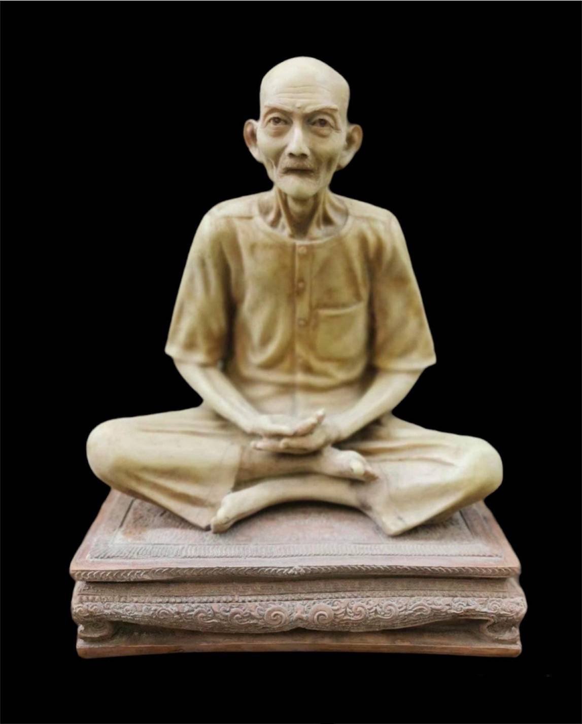 299447 องค์บูชา เซียนแปะโรงสี  อาจารย์ โง้ว กิม โคย  รุ่น2 เนื้อเรซิ่น ฐานแดง  ปี2523 จ.ปทุมธานี 