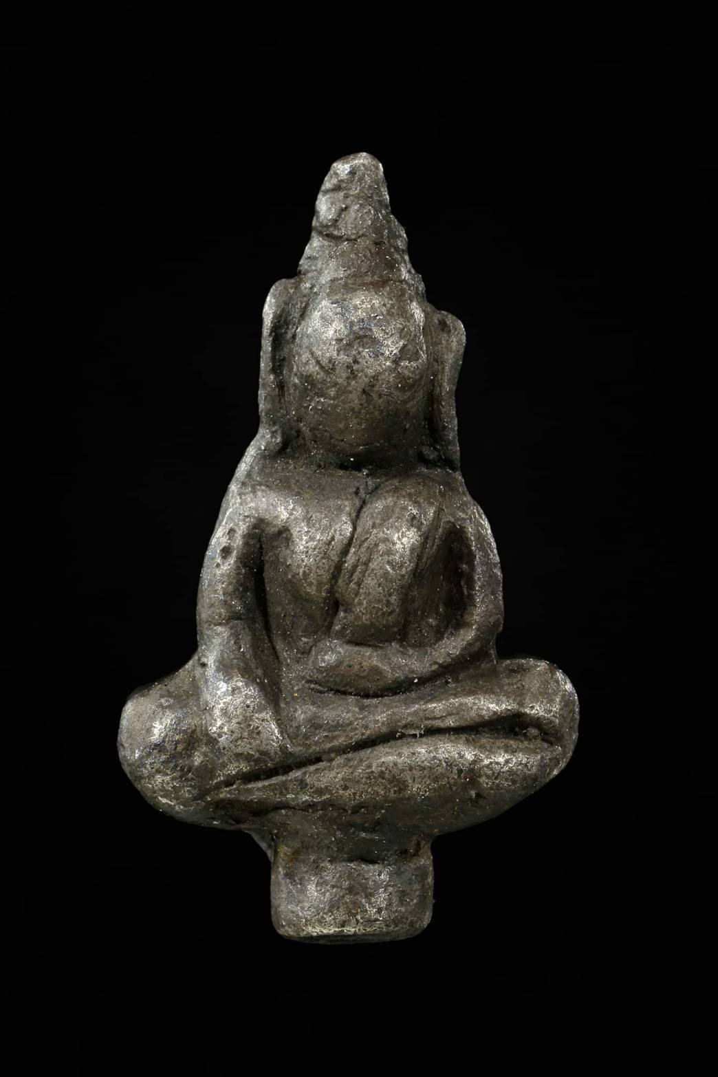 299654 พระยอดธง กรุวัดพลับ  บางกะจะ พิมพ์เล็ก ปางมารวิชัย เนื้อเงิน จ.จันทบุรี