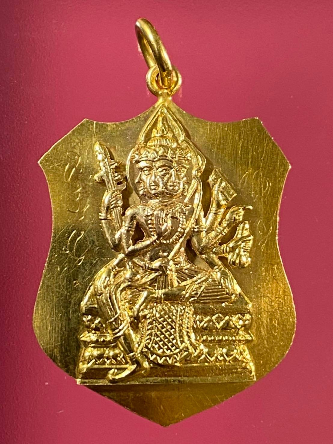 299927 เหรียญโล่ห์รัศมีพรหม อาจารย์เฮงไพรวัลย์ เนื้อทองคำ หน้ากากทองคำ ราว พ.ศ. 2476-2502 จังหวัดพระนครศรีอยุธยา