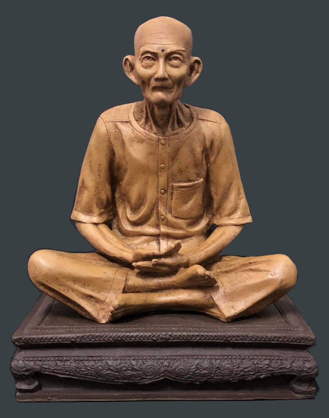 300683 รูปหล่อบูชา รุ่น2  ฐานน้ำตาล เนื้อเรซิ่น  เซียนแปะโรงสี ปี2523  วัดศาลเจ้า จ.ปทุมธานี 