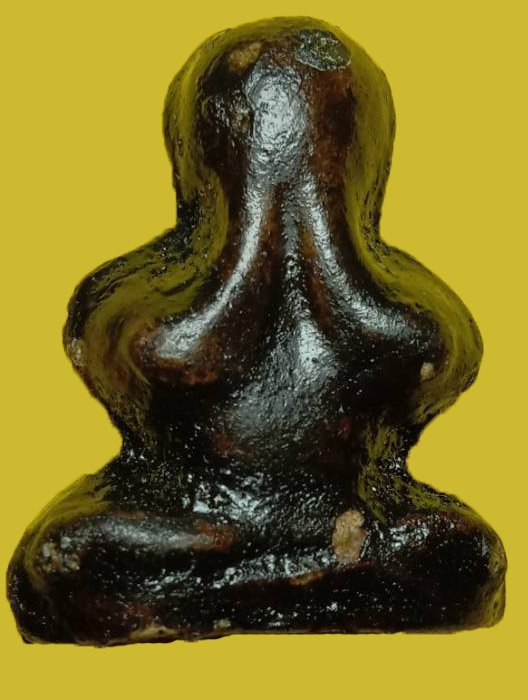 301506 พระปิดตาพิมพ์ชลูด ปี2495 เนื้อผงคลุกรัก ล.พ.ทองสุข วัดสะพานสูง จ.นนทบุรี