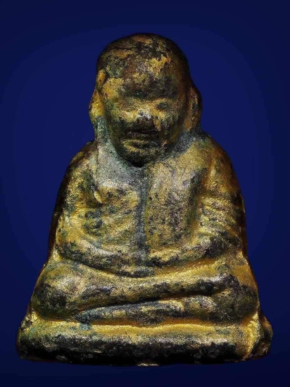 301895 รูปหล่อหลวงพ่อเงิน วัดบางคลาน รุ่นปืนแตก ปี 2528 พิมพ์นิยมเศียรโต  จังหวัดพิจิตร 