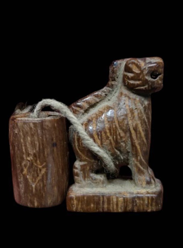 302787 เสือแกะหลวงปู่ยิ้ม เนื้อไม้แกะ พุทธศักราช 2435-2453 วัดศรีอุปลาราม (วัดหนองบัว) จ.กาญจนบุรี