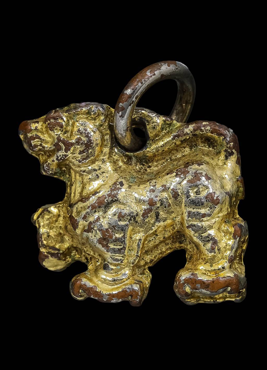 303039 สิงห์หลวงพ่อกวย วัดโฆสิตาราม ปี 2521  เนื้อตะกั่วกะไหล่ทอง จังหวัดชัยนาท