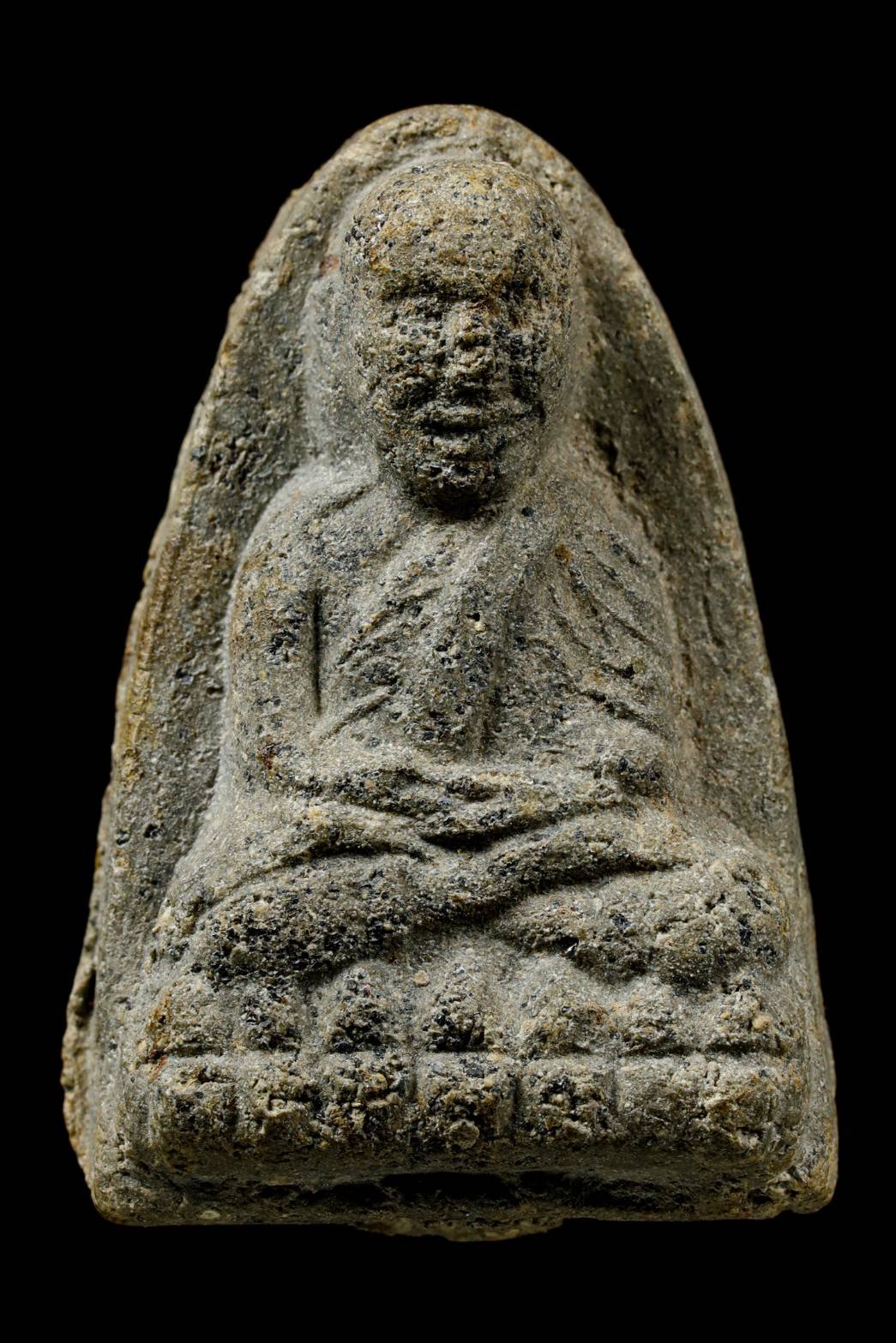 296443 ล็อกเก็ตรุ่นแรก เซียนแปะโรงสี ปี 2519 หน้าหนุ่มฉากฟ้า พิมพ์จัมโบ้ จ.ปทุมธานี 