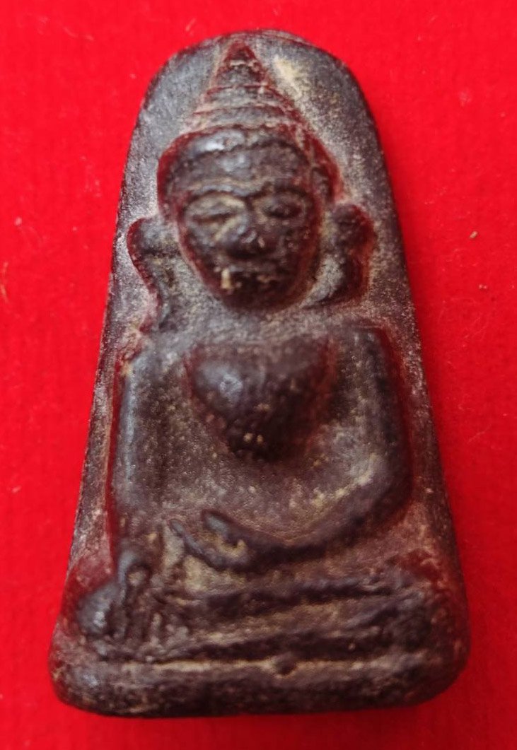 303141 พระกันผีพิมพ์เล็ก  หลวงพ่อกวย เนื้อผงใบลาน  ยุคต้น สร้างปี 2490-2500 วัดโฆสิตาราม (บ้านแค)  จ.ชัยนาท