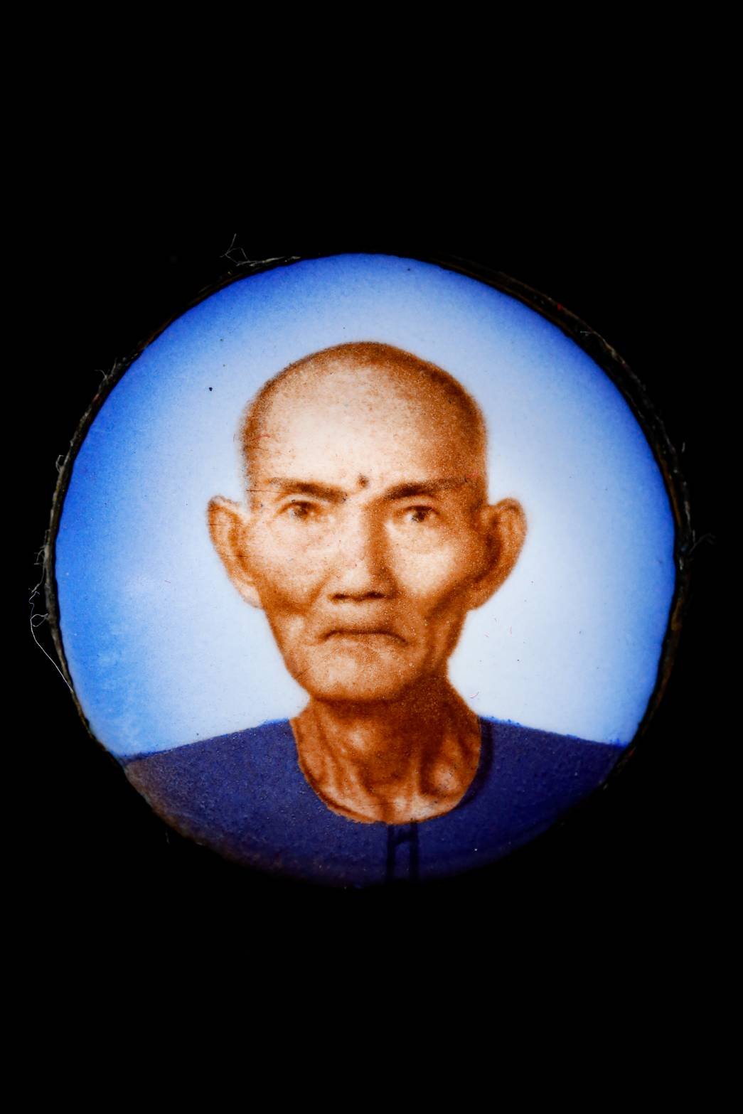 296479 พุทโธน้อย แม่ชีบุญเรือน วัดอาวุธ รุ่นแรก ปี2494 พิมพ์กลาง เนื้อผงพุทธคุณ จังหวัดกทม