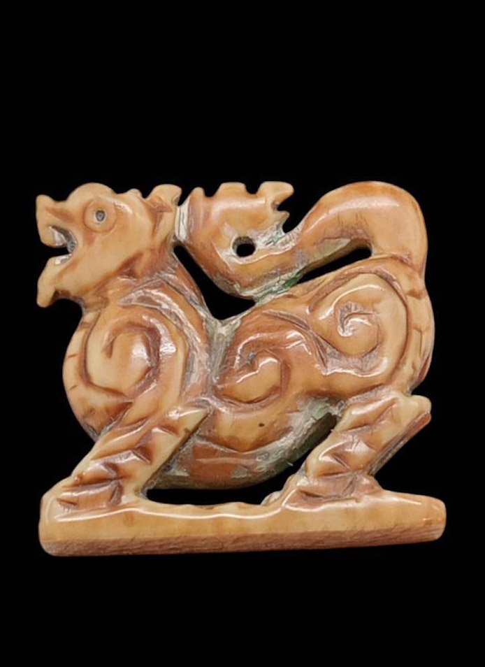 303163 สิงห์งาแกะ หลวงพ่อเดิม  วัดหนองโพ พิมพ์สามขวัญ  เนื้องาแกะ  สร้างปี 2470-2494  จ.นครสวรรค์ 