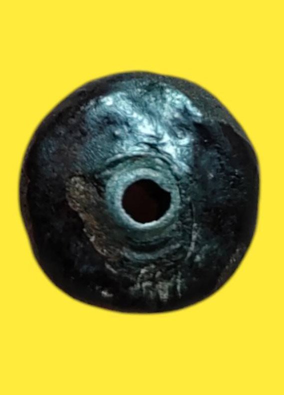 303169 เม็ดประคำผงยาจินดามณี (แกนตะกั่ว) หลวงปู่บุญ พุทธศักราช 2444 -2478 วัดกลางบางแก้ว จ.นครปฐม