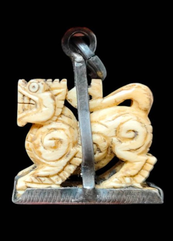 303180 สิงห์หลวงพ่อเดิม พิมพ์สามขวัญเนื้องาแกะ ปี2470-2494 วัดหนองโพ จังหวัดนครสวรรค์