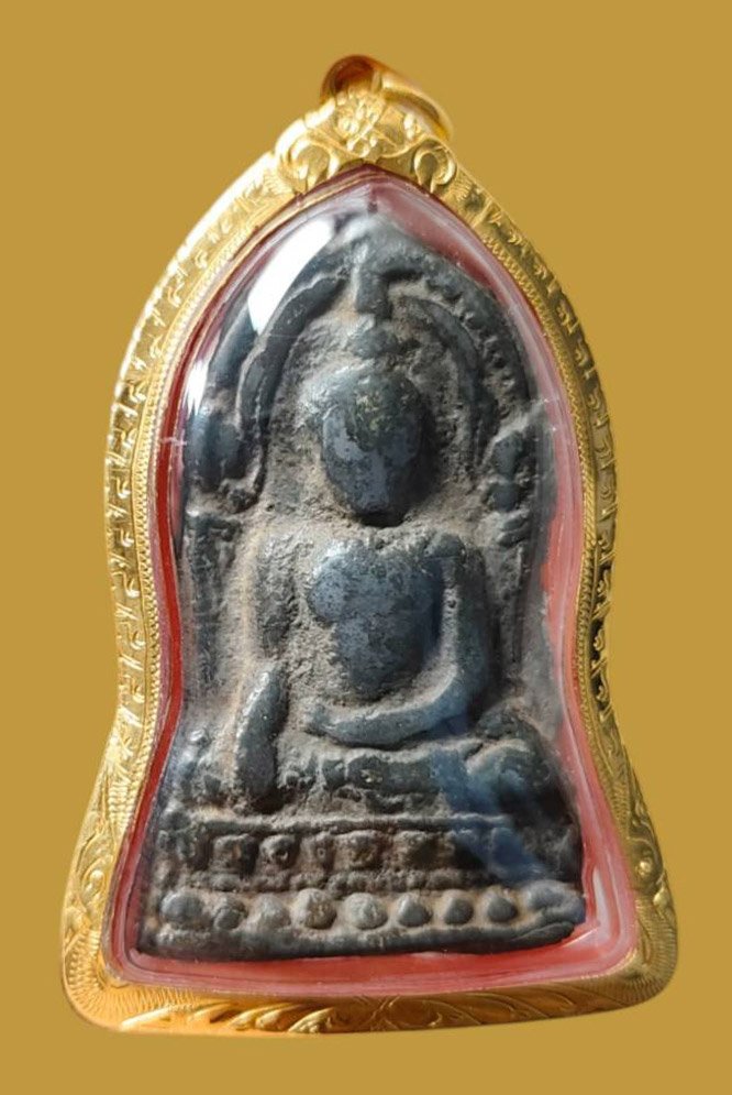 303277 พระพุทธชินราชใบเสมา พิมพ์กลาง เนื้อชินเงิน พุทธศตวรรษที่ 18-19 กรุวัดพระศรีรัตนมหาธาตุ จ.พิษณุโลก