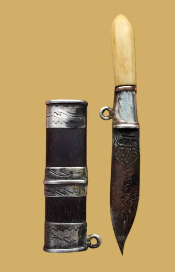 303401 มีดสาริกาหลวงพ่อเดิม พุทธศักราช 2470-2494 วัดหนองโพ จังหวัดนครสวรรค์