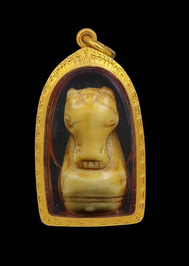 303407 ม้าหมากรุกงาแกะ เนื้องาแกะ หลวงพ่อเงิน พุทธศักราช 2450-2460 วัดหิรัญญาราม (วัดบางคลาน) จ.พิจิตร