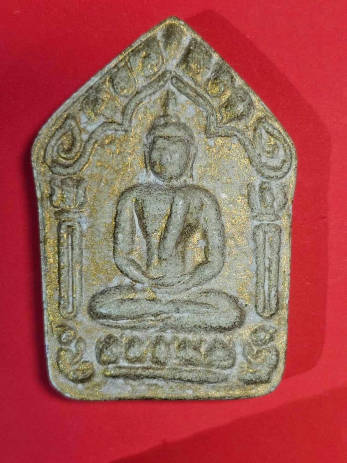  303507 ขุนแผนผงพรายกุมาร  หลวงปู่ทิม วัดละหารไร่ จ.ระยอง ปี 2516-2517 เนื้อผงพรายกุมาร ทาทอง2หน้า  ฝังตะกรุดโทนทองคำ1ดอก