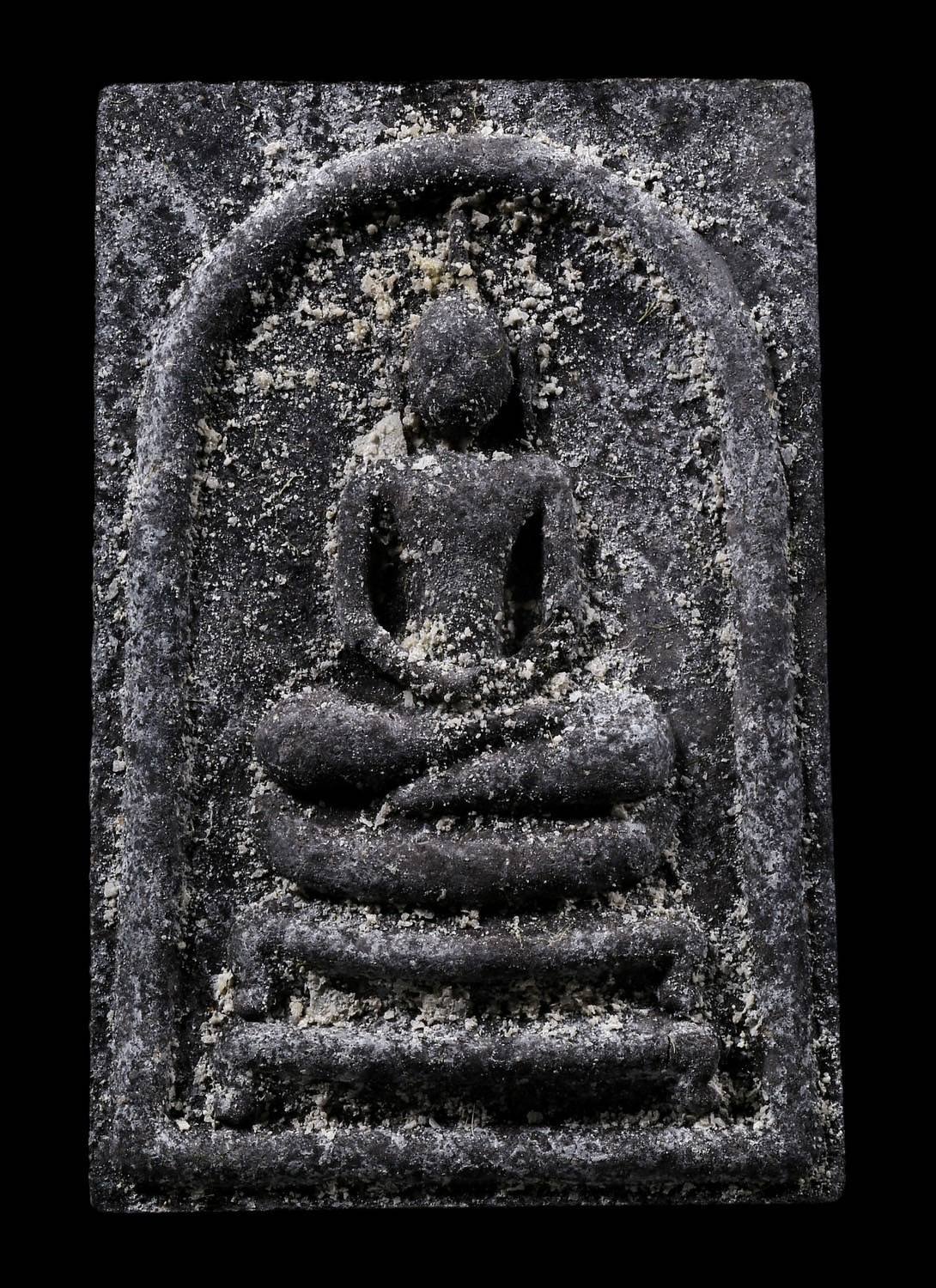 303587 พระผงชุดเนื้อนิลกาฬ  รุ่นเทิดพระเกียรติ  พิมพ์ย้อนยุค 9 ทรงพิมพ์  สมเด็จหลวงปู่โต๊ะ ปี 2540 วัดหัวลำโพง จ.กรุงเทพมหานคร